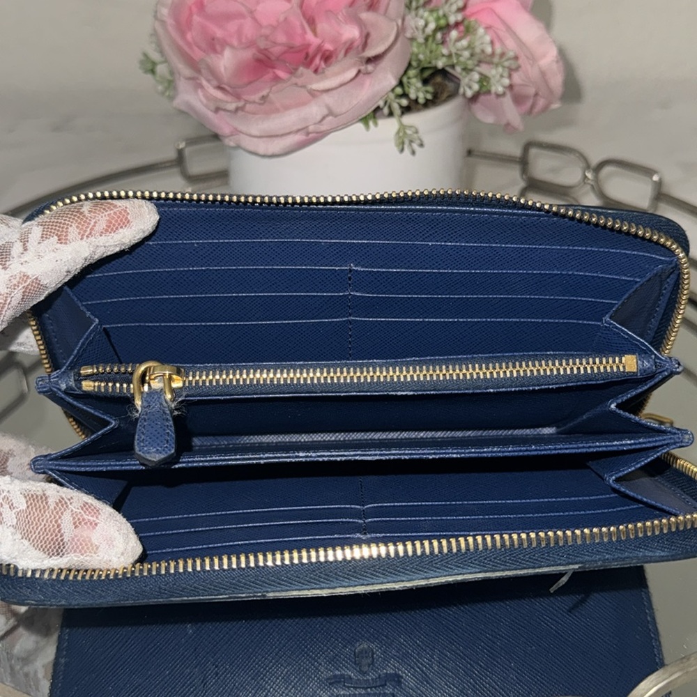 Prada Blue Wallet - Picture 2 of 16